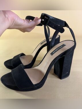Pull&Bear Black Suede Block Heel Ankle Strap Sandals
